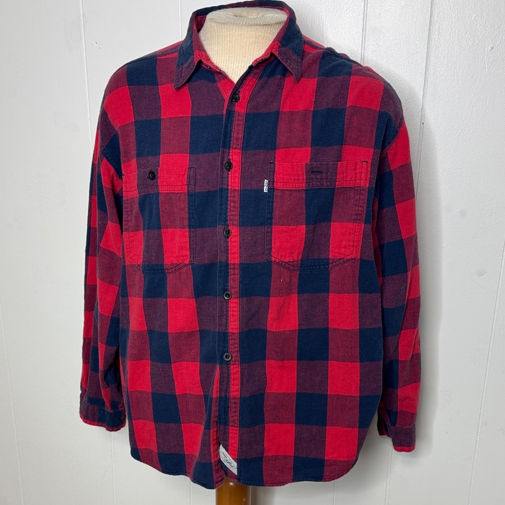 Vintage Levi’s men’s button down shirt plaid size L 100% cotton